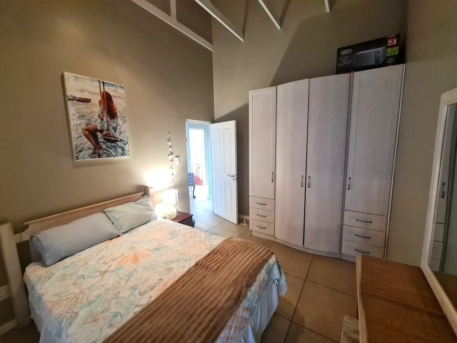 8 Bedroom Property for Sale in Paradise Beach Eastern Cape